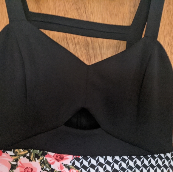 Guess Fit and Flare Cutout Dress - Picture 6 of 7